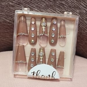 Elegant Brown Press-On Nails with Rhinestones